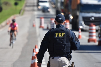 foto de PRF flagra quase 400 ultrapassagens proibidas durante o feriado no Paraná