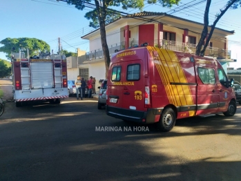 foto de Após se envolver em acidente, carro invade escritório de funerária em Sarandi