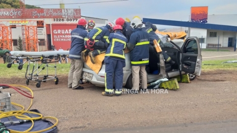 foto de Colisão entre carro e camionete deixa três pessoas feridas em Maringá