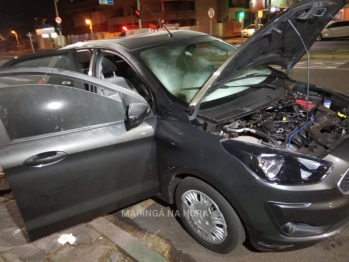 foto de Carro explode após jovens acender cigarro e usar desodorante em Maringá