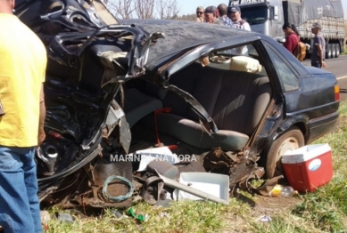 foto de Colisão violenta na rodovia PR-218, carro e carreta entre as cidades de Astorga e Pitangueiras