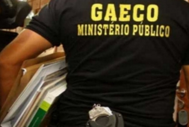 foto de Quadro Negro; Gaeco cumpre mandados de busca e apreensão contra empresário de Maringá