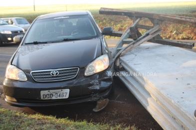 foto de Carreta se solta de cavalo mecânico e placas de concreto atinge veículo na PR-323 em Doutor Camargo