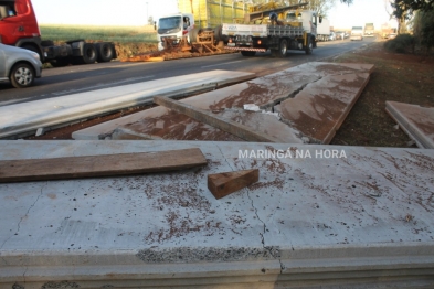 foto de Carreta se solta de cavalo mecânico e placas de concreto atinge veículo na PR-323 em Doutor Camargo