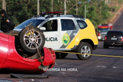 foto de Mulher fica ferida após tentar desviar de buraco e capotar carro no Contorno Sul em Maringá