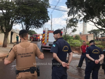 foto de Incêndio de grandes proporções destruiu empresa em Sarandi 