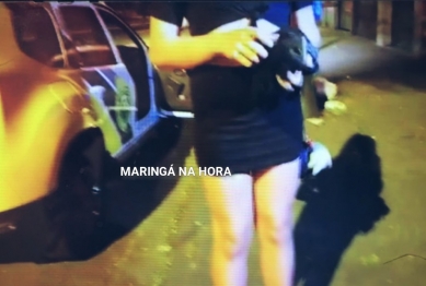 foto de Sem dinheiro para pagar programa homem tem o carro quebrado por travesti em Maringá