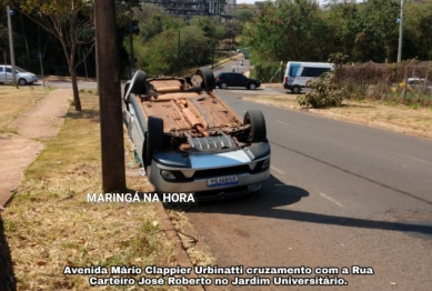 foto de Motorista bate em poste e capota carro na avenida Colombo em Maringá