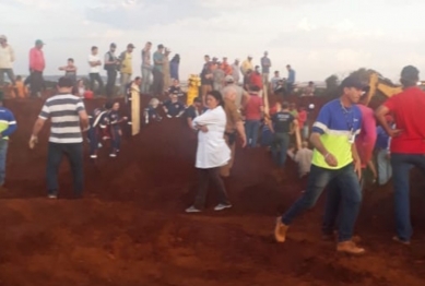 foto de Trabalhadores são soterrados em obra na cidade Marilândia do Sul