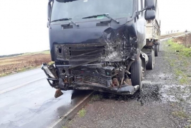 foto de Tragédia: Carro parte ao meio em acidente e vítimas ficam em pedaços na PR-280, entre Palmas a General Carneiro 