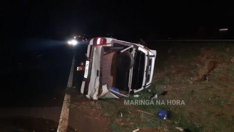 foto de Motorista sai ileso de capotamento na BR-376