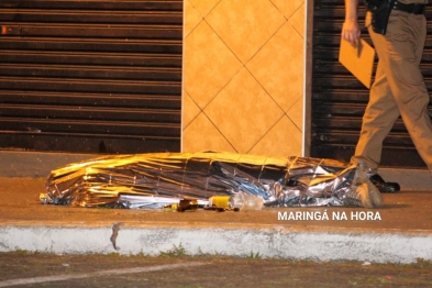 foto de Rapaz é morto a tiros a queima roupa na frente de uma tabacaria em Sarandi