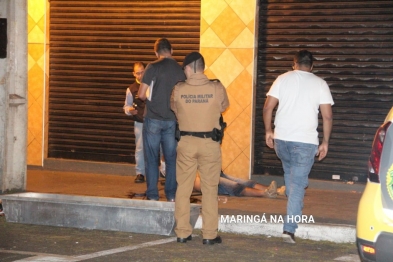 foto de Rapaz é morto a tiros a queima roupa na frente de uma tabacaria em Sarandi