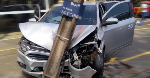 Motorista causa acidente e foge sem prestar socorro em Maringá