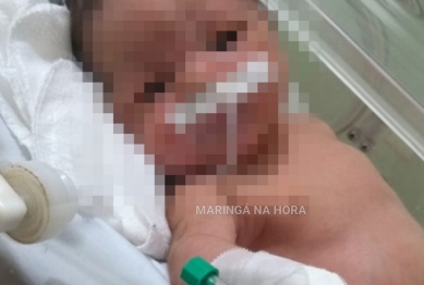 foto de Família faz apelo para salvar bebê que nasceu com tumor no estômago em Sarandi