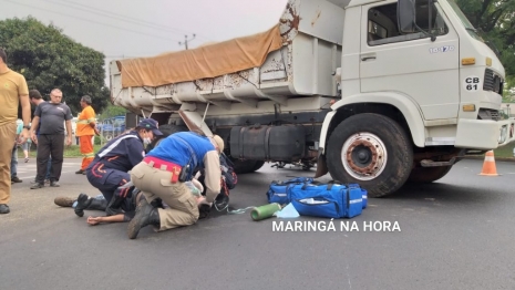 foto de Motoqueiro passa por debaixo de caminhão após acidente registrado hoje em Maringá 