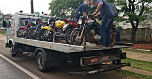 PRF apreende 10 motocicletas e multa 35 veículos na Avenida Colombo em Maringá