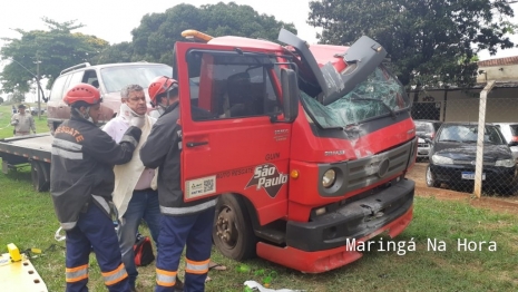 foto de Motorista de caminhão ao desviar de cachorro sofre grave acidente na BR-376 em Iguatemi