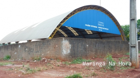 foto de Adolescente invade e quebra janela de escola para ver estudante em Maringá