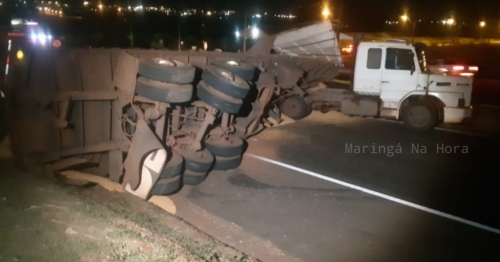 Tombamento de carreta na BR-376 entre Maringá e Distrito de Iguatemi 