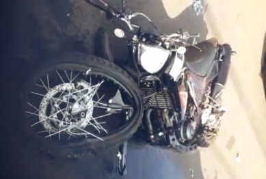 foto de Câmera registra motociclista sendo arremessado em acidente com carro em Maringá; vídeo