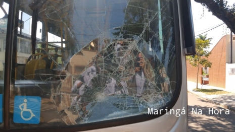 foto de Câmera interna de ônibus registra momento da batida com ciclista em Maringá