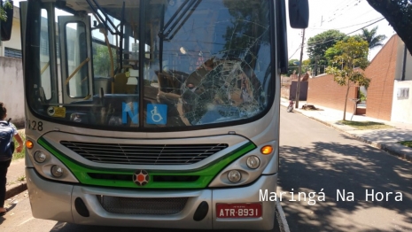 foto de Câmera interna de ônibus registra momento da batida com ciclista em Maringá