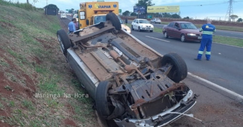 Mulher capota carro entre Maringá e Iguatemi 