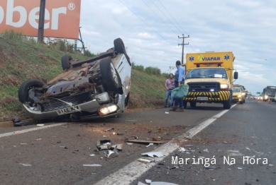 foto de Mulher capota carro entre Maringá e Iguatemi 