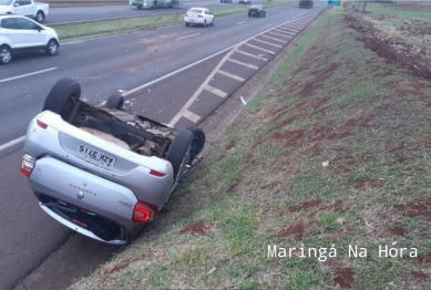 foto de Mulher capota carro entre Maringá e Iguatemi 