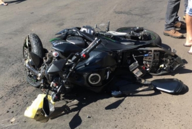 foto de Câmera registra acidente com motocicleta na Avenida Tuiuti em Maringá 