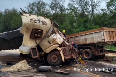 foto de Região - Colisão frontal entre caminhões mata dois motoristas, em Cianorte