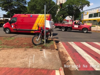 foto de Motociclista bate em placa de sinalização após acidente em Maringá 