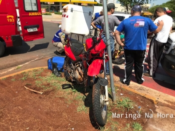 foto de Motociclista bate em placa de sinalização após acidente em Maringá 