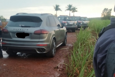 foto de Maringaenses são flagrados com quase 24 kg de crack em veículo de luxo