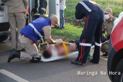 foto de Carro com 7 jovens capota na rodovia PR-317 em Maringá