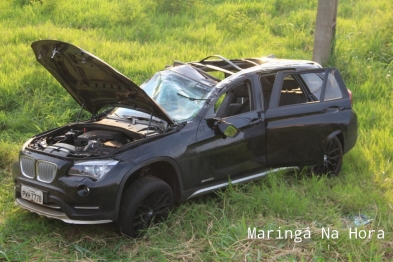 foto de Carro com 7 jovens capota na rodovia PR-317 em Maringá