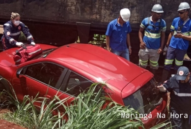 foto de Carro é atingido e arrastado por trem em Sarandi 