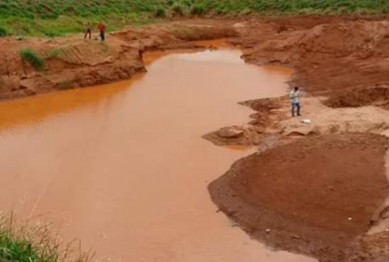 foto de Menino morre afogado em caixa de contenção de água de chuva em Loanda