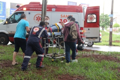 foto de Motorista sofre ferimentos graves após invadir rotatória e bater carro contra árvore em Maringá