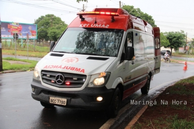 foto de Motorista sofre ferimentos graves após invadir rotatória e bater carro contra árvore em Maringá