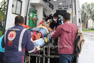 foto de Motorista sofre ferimentos graves após invadir rotatória e bater carro contra árvore em Maringá