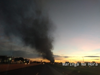 foto de Incêndio destrói barracão com recicláveis em Paiçandu