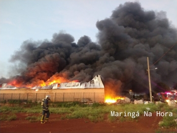 foto de Incêndio destrói barracão com recicláveis em Paiçandu