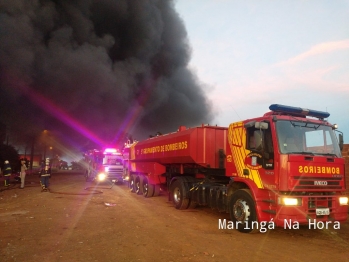 foto de Incêndio destrói barracão com recicláveis em Paiçandu