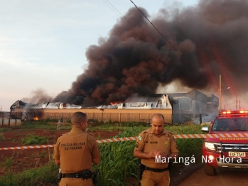 foto de Incêndio destrói barracão com recicláveis em Paiçandu