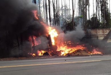 foto de Morador de Sarandi morre em grave acidente envolvendo carro e carreta