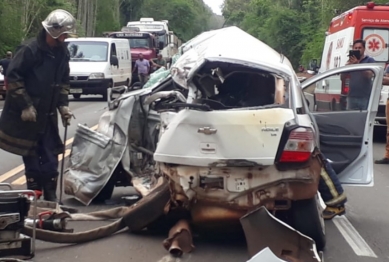 foto de Morador de Sarandi morre em grave acidente envolvendo carro e carreta