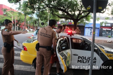 foto de Acidente com carro de luxo deixa casal de motociclista com ferimentos graves em Maringá