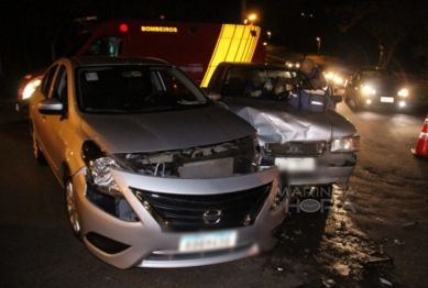 foto de Câmera de segurança registra colisão entre carros em Maringá